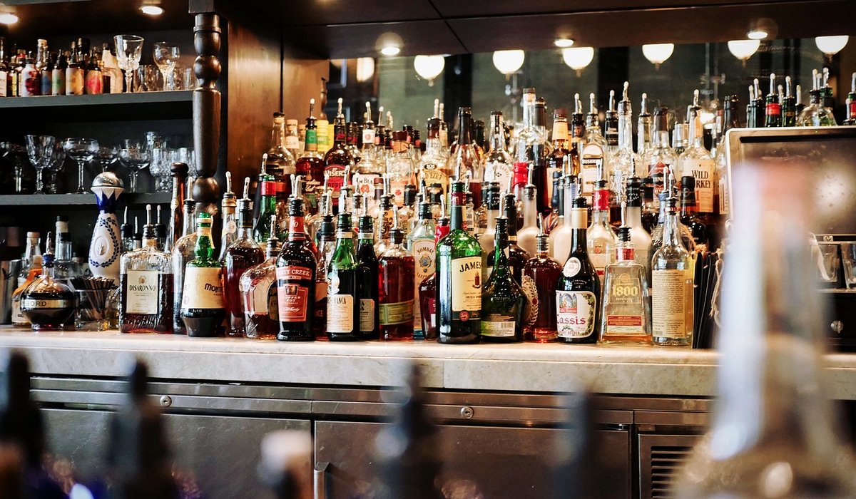 How to Keep Drinks Cool in a Sunny Beer Garden